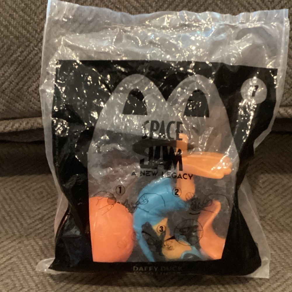 Space Jam McDonald’s 2021 A New Legacy Daffy Duck #7 Happy Meal Toy